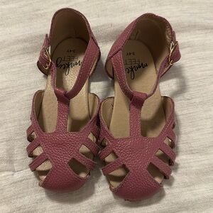 Monkey Feet mauve sandals